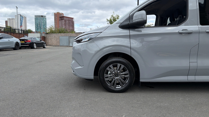 Ford Transit Custom 320 L1 Petrol Fwd 2.5 PHEV 232ps H1 Double Cab Van Limited Auto - Image 17